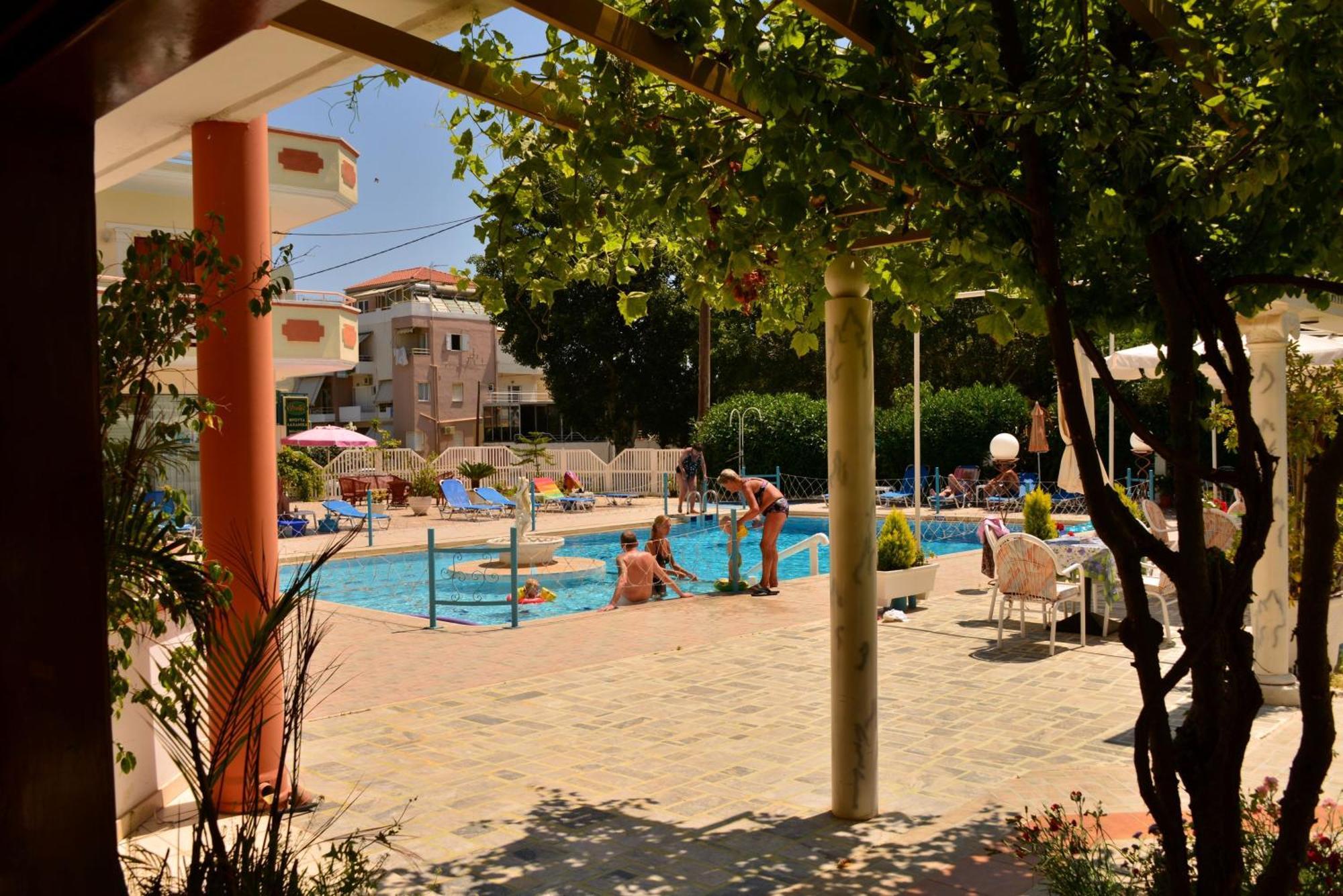Sun City Kato Daratso Dış mekan fotoğraf